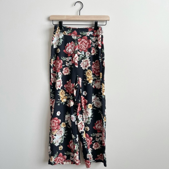 wild fable Pants - New Wild Fable High Waist Flowy Capri